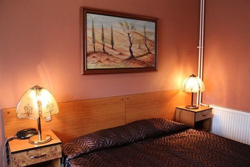 בודפשט Villa Hotel Kristal מראה חיצוני תמונה