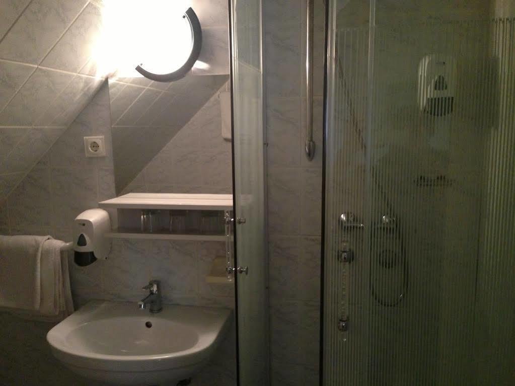 בודפשט Villa Hotel Kristal מראה חיצוני תמונה